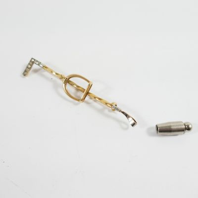 Broche de vénerie : en or 750 mil.