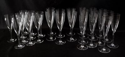 BACCARAT, Service à Champagne "Dom Perignon" en cristal comp…