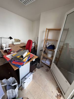 Un lot d'agencement comprenant: