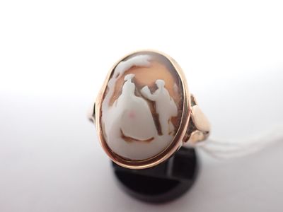 Bague en or et camée coquille, poids 4,3gr, TDD59 (usure et tordue) - Photo 1
