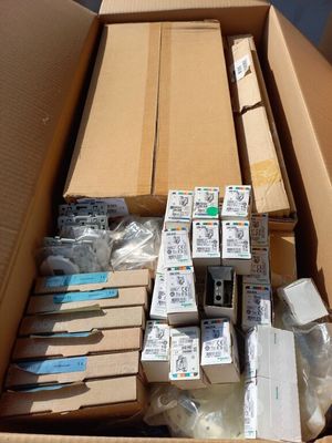 Lot de matériels et accessoires d'ÉLECTRICITÉ pour électrici…