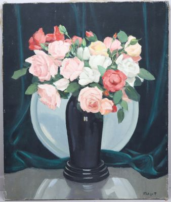 un tableau représentant des roses dans un vase noir posé sur une table