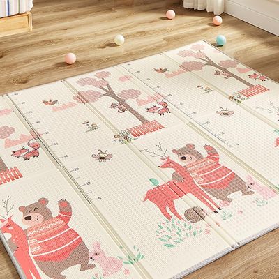 CASABEL - Ce tapis d'éveil de 150x180cm présente un motif fo…