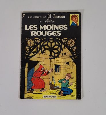 la bande dessinée française « Les Moines Rouges », avec l'image d'un homme vêtu d'une cape rouge