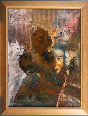 une image représentant un tableau d'une femme vêtue d'une robe marron