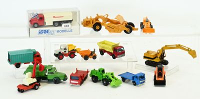 Ensemble de 14 Véhicules de transport et de travaux publiques au 1/87è - Photo 1