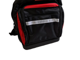un sac à dos noir et rouge orné d'un logo