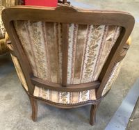 Paire de fauteuil type bergère à coussins, style Louis XV. (photo 4)