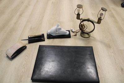 Lampe de bureau double en laiton, deux bras articulés, sous-…