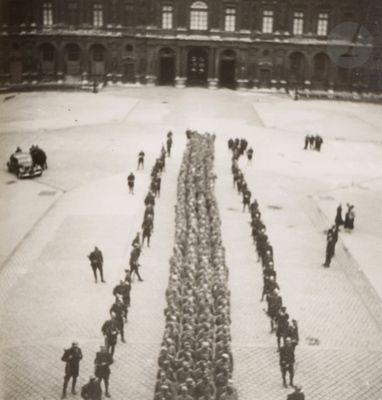 a lot of people that are standing in a line