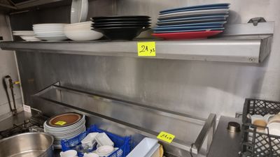 Etagère murale en inox. 160 x 40 cm et 1 support à ustensile…