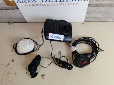 ROOM MONITOR APC NETBOTZ 355 NBWL0355 / QA1113380149 Bon éta…