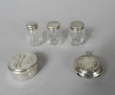 Réunion de divers objets argent et métal dont Hochet en arge…