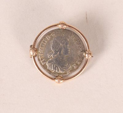 l'image d'une pièce de monnaie placée dans un cercle sur une surface blanche