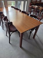 Lot de 10 tables en formica. 8 en 120X80X74 cm et 2 en 80X80… (photo 2)