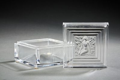 a glass box with a picture of a horse on it