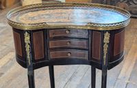 Ensemble de petits meubles d'appoint en marqueterie et bronz… (photo 2)