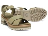 La sandale pour femme est en cuir et comporte deux lanières de chaque côté du talon.
