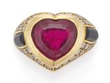une bague en forme de cœur sertie de rubis et de diamants, signée Van Cleef