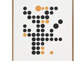 une peinture abstraite noire et orange représentant des cercles sur fond blanc