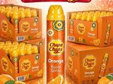 une affiche faisant la promotion des oranges et des jus d'orange, sur fond doré