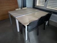 Ensemble mobilier comprenant :
