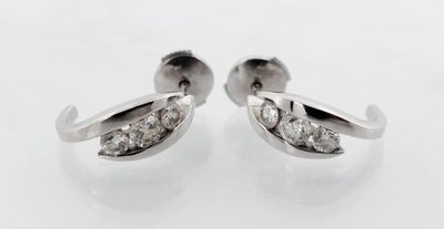 Paire de clous d'oreille en or gris 750 serties de diamants … - Photo 1