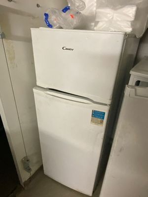 Un réfrigérateur CANDY Lieu : SUR DESIGNATION AUCHAN MARTIGU…