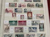 un livre avec beaucoup de timbres