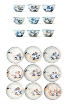 neuf bols et six bols décorés de motifs