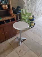 2 guéridons piétement en fonte grise, plateau rond (photo 2)