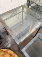 Lot de 4 tables basses carrées. (photo 5)