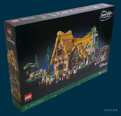 a box of legos that is sitting on a table