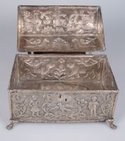 Coffret en argent ciselé. Atelier vice-royal. (photo 4)