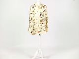 image d'une robe sur un mannequin sur fond blanc