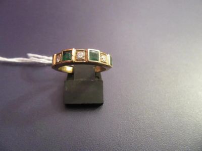 233.54 - Bague Demi Alliance EN OR 18k Ornee D'Emeraudes ET …