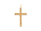 pendentif en forme de croix en or sur fond blanc