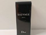 Parfum Christian Dior Sauvage dans un coffret noir
