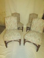 Ensemble de quatre chaises à piétement en gaine, en bois scu… (photo 2)