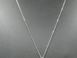 gros plan d'un collier sur un mannequin mannequin mannequin mannequin mannequin mannequin mannequin mannequin mannequin