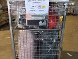 un chariot contenant beaucoup de bagages