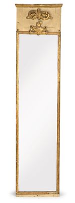 une image d'un miroir avec un cadre doré sur un fond blanc