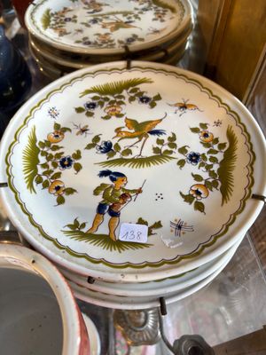 Moustiers, dans le goût de, Suite de 5 assiettes en faience fine - Photo 1