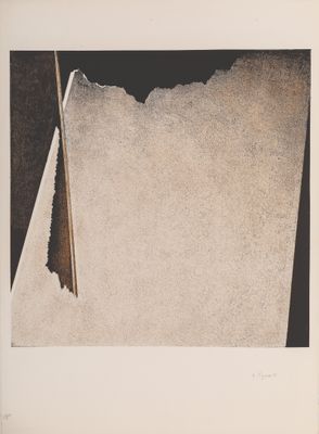 une image représentant une photo en noir et blanc d'un morceau de papier déchiré