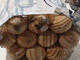 un sac de pain emballé dans du plastique