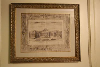 une photo d'une photo d'un bâtiment sur le mur