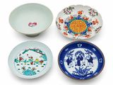 trois bols chinois et un bol décoré d'un motif