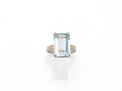 une bague aigue-marine et diamant