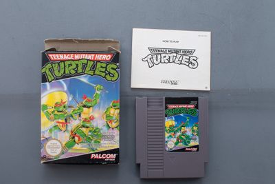 une photo d'une boîte de jeux Nintendo à côté d'une autre boîte de jeux Nintendo