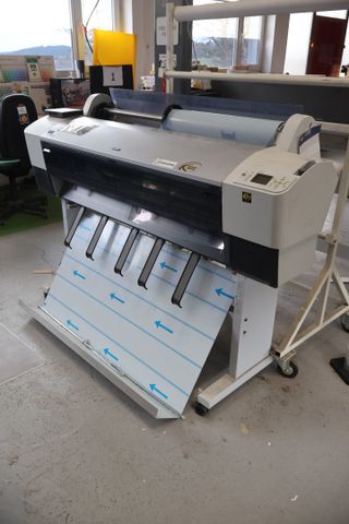 Traceur EPSON Stylus Pro 9880 encre aqueuse. DUNGLE Usb